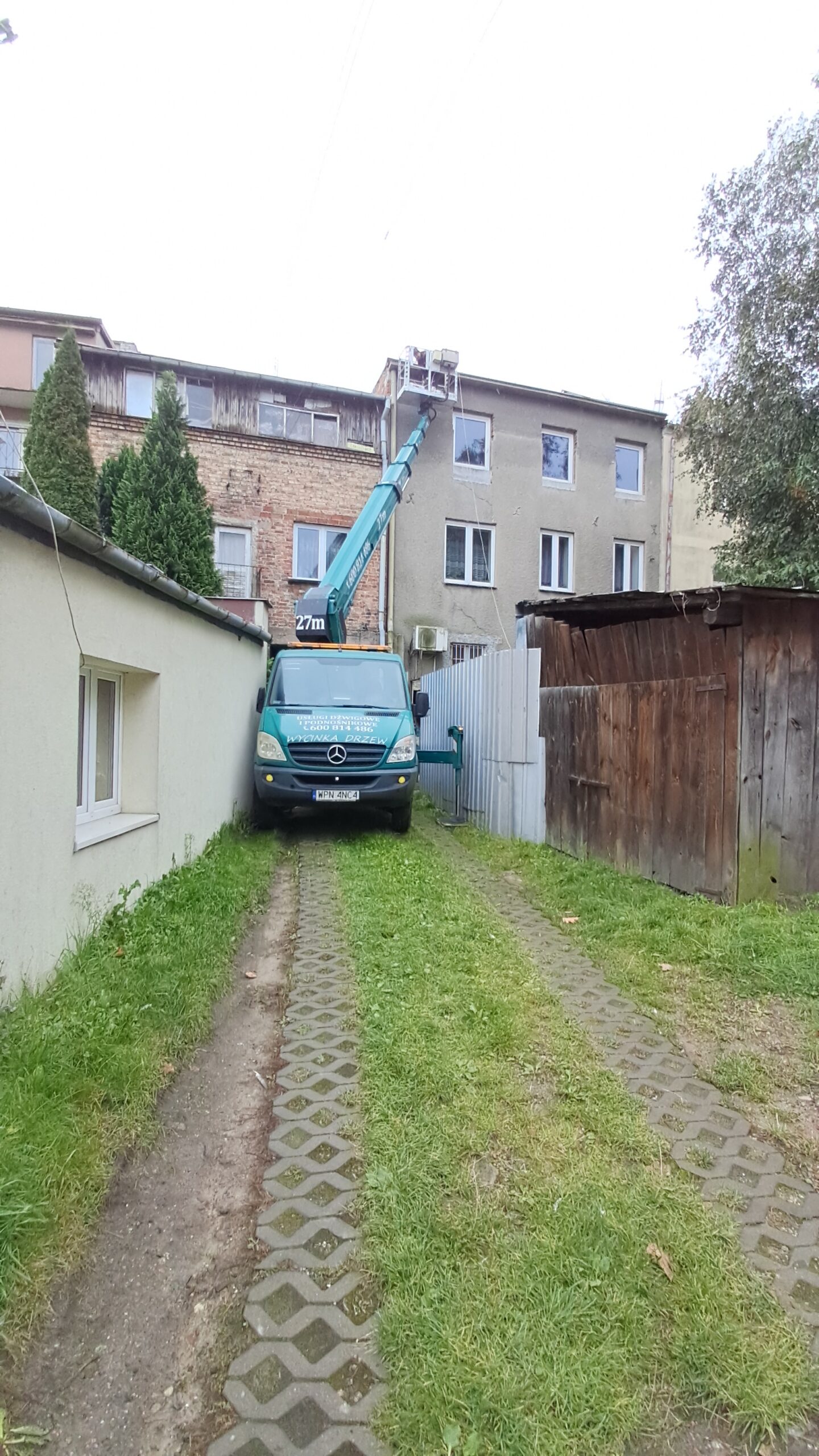 Realizacja podnośnika koszowego w Płońsku i okolicach
