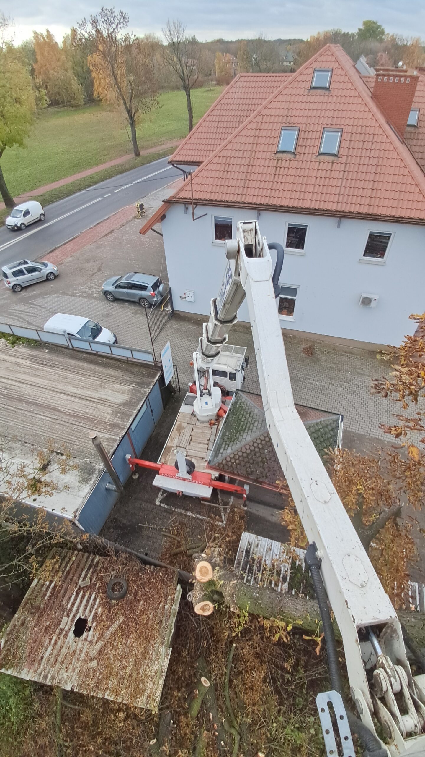 Realizacja podnośnika koszowego w Płońsku i okolicach