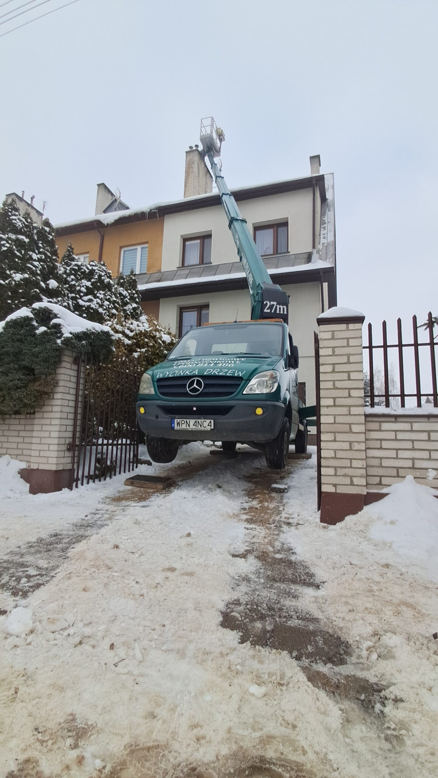 Realizacja podnośnika koszowego w Płońsku i okolicach
