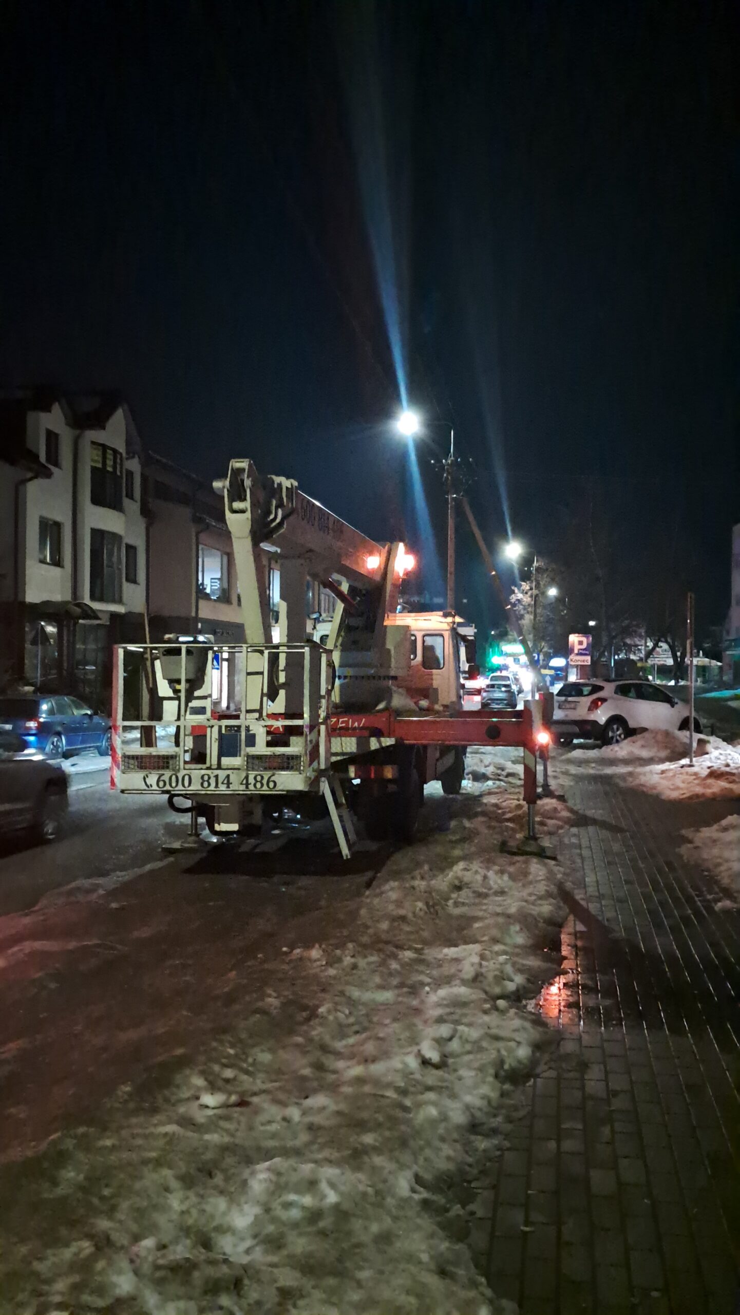 Realizacja podnośnika koszowego w Płońsku i okolicach