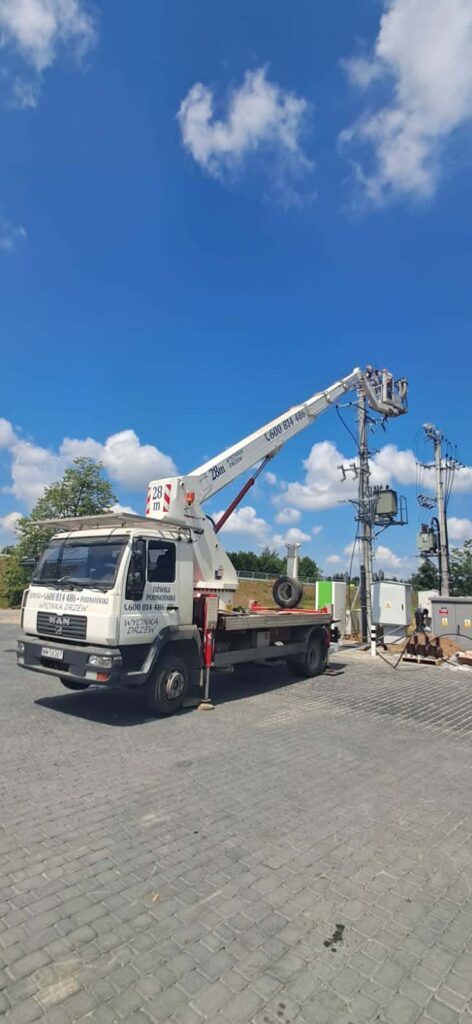 Realizacja podnośnika koszowego w Płońsku i okolicach