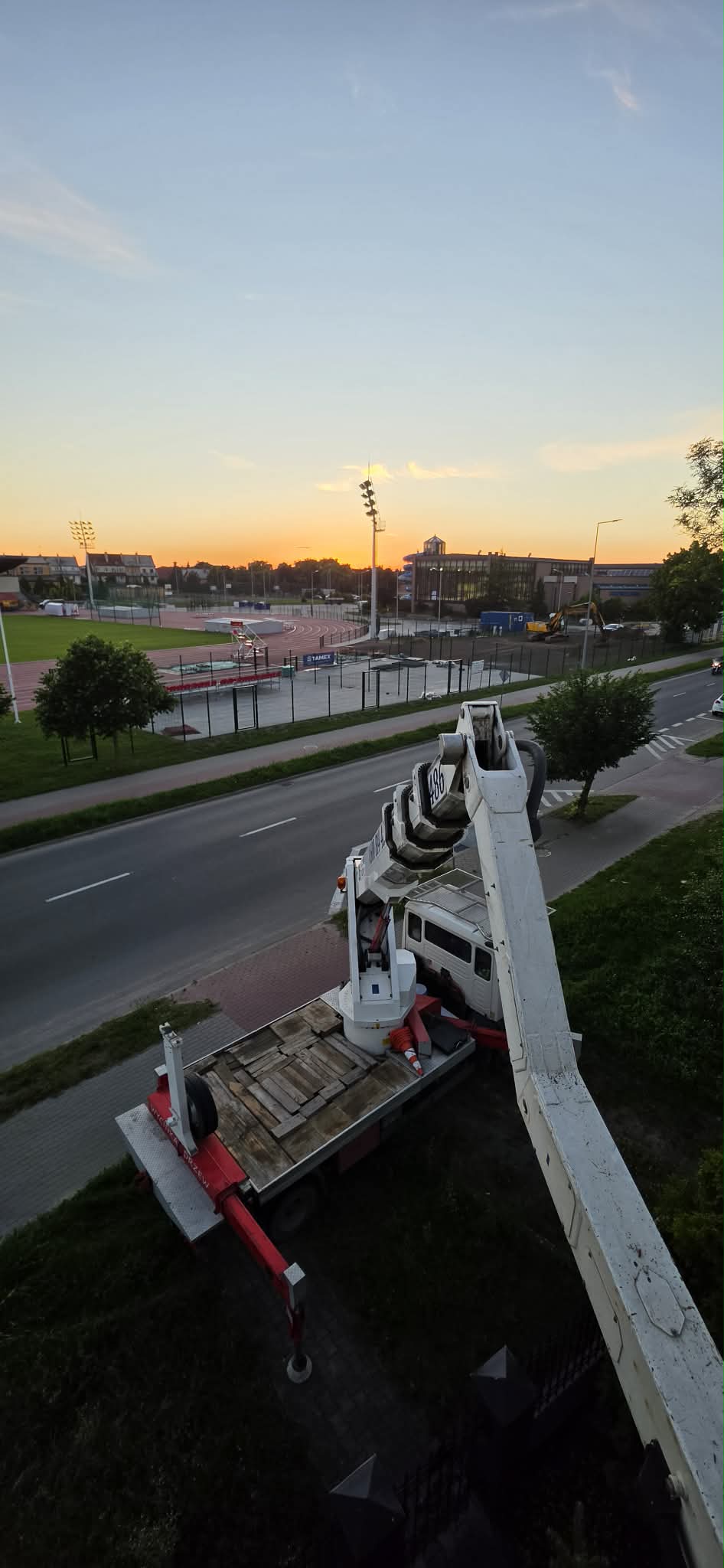 Realizacja podnośnika koszowego w Płońsku i okolicach